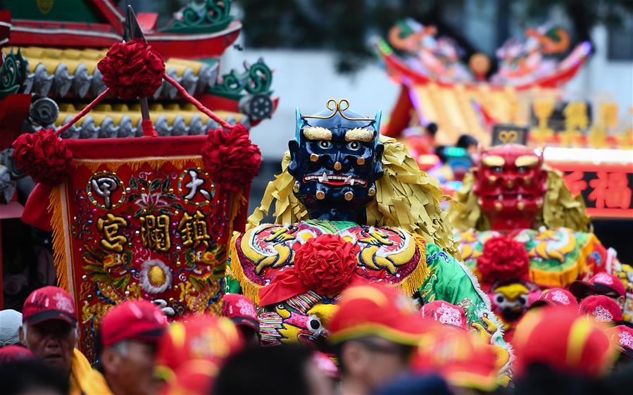 又一美女網(wǎng)紅騎摩托車(chē)喪命 隧道超速撞擊路沿現(xiàn)場(chǎng)慘烈：網(wǎng)友感慨