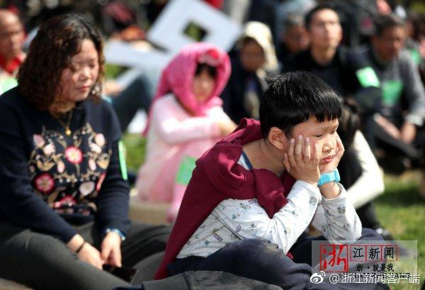 洗碗不彎腰是卡薩帝洗碗機(jī)的差異化優(yōu)勢(shì)