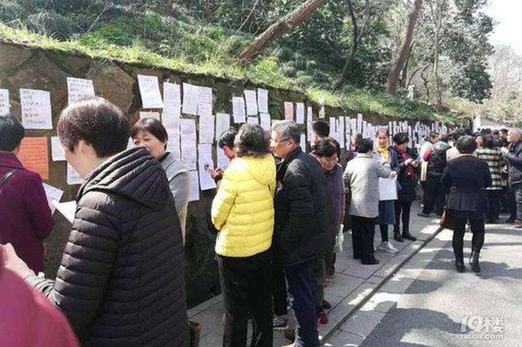 七旬大爺從銀行取出1.4萬(wàn)余元“救命錢(qián)”，中年婦女尾隨盜走被警方抓獲